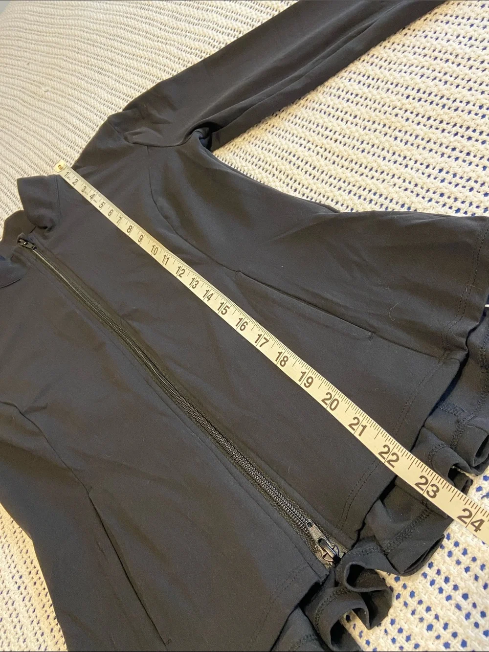 Halara SoftlyZero™ Stand Collar Thumb Hole Pockets Pleated Zipper Slimfit Size M - Picture 13 of 14